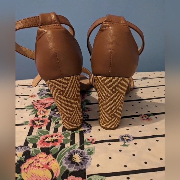 Shoes - Picture 2 of 5